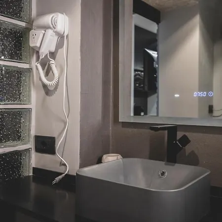 Rock N - Piazza Di Spagna - Via Del Babuino *